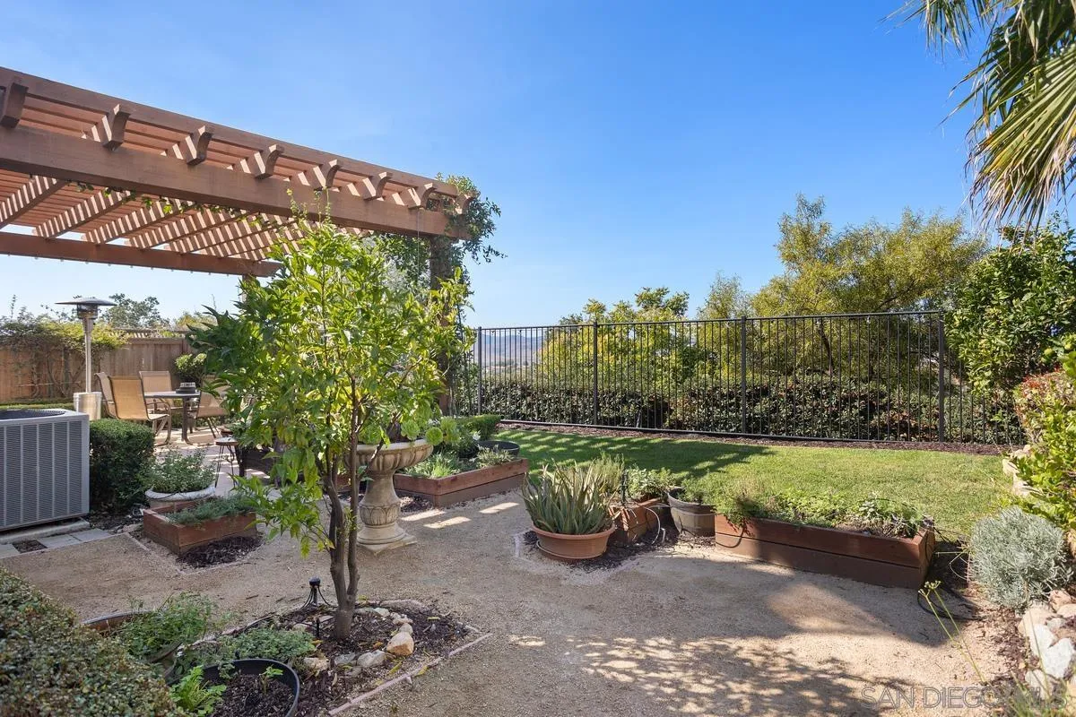 1025 Breakaway Dr