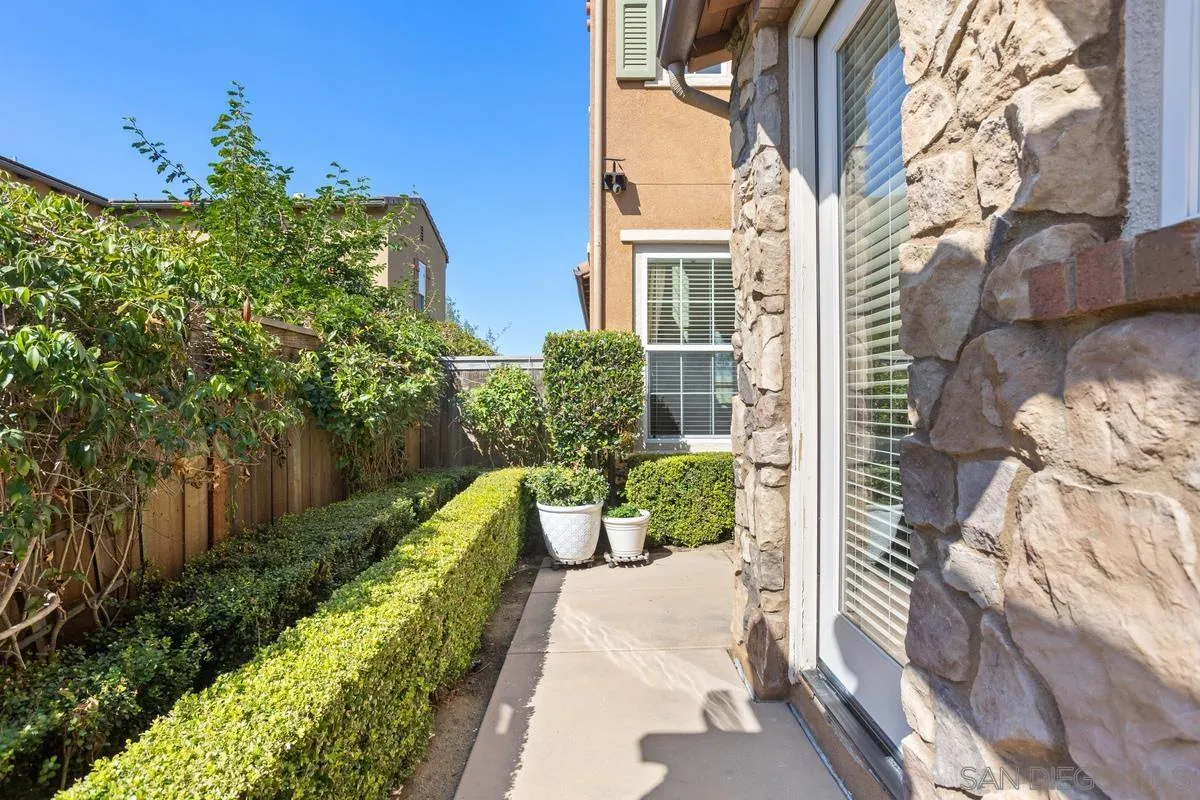 1025 Breakaway Dr