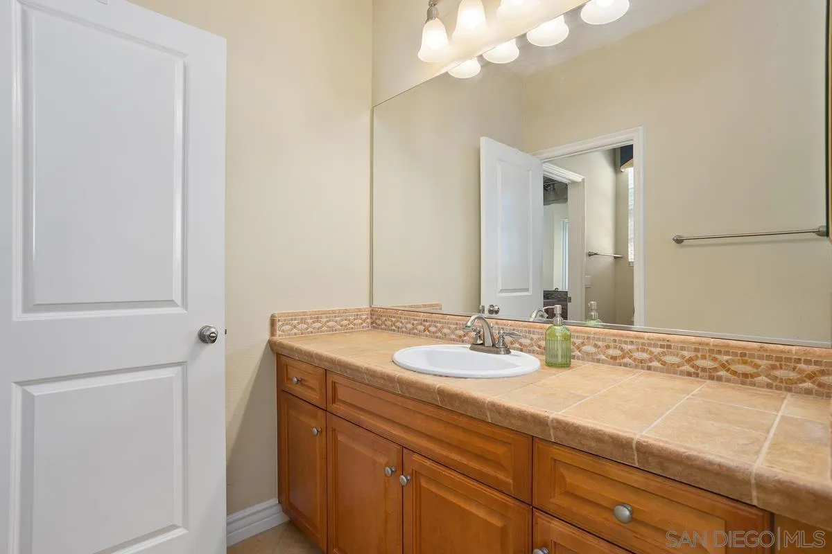 1025 Breakaway Dr