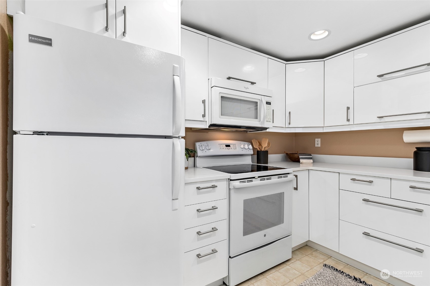 900 5th Avenue S Unit: 200
