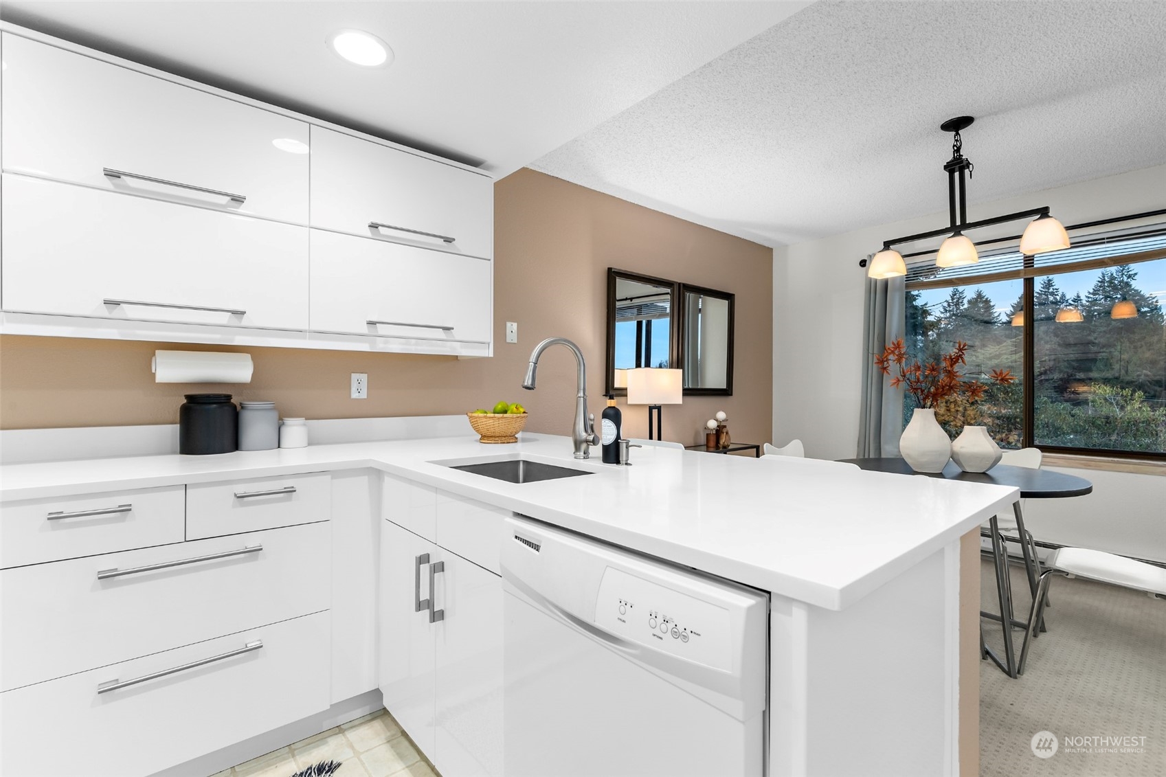 900 5th Avenue S Unit: 200