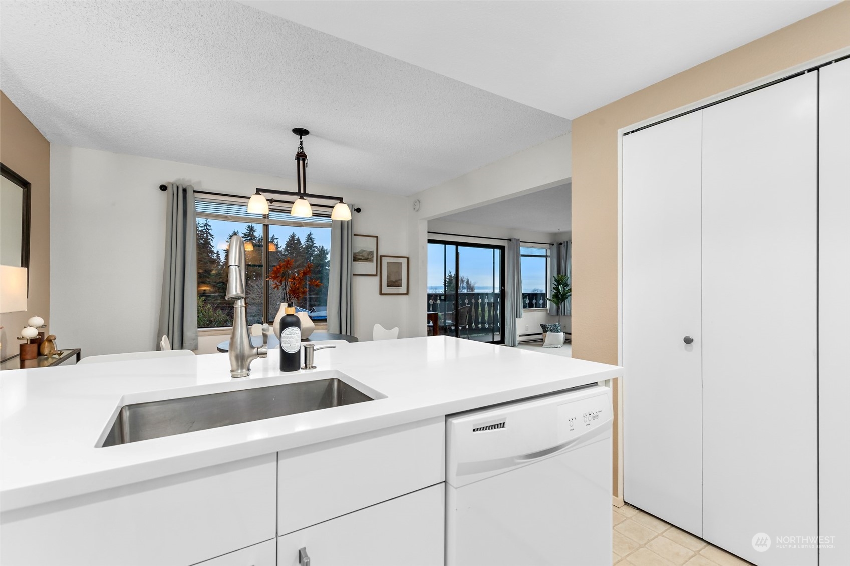 900 5th Avenue S Unit: 200