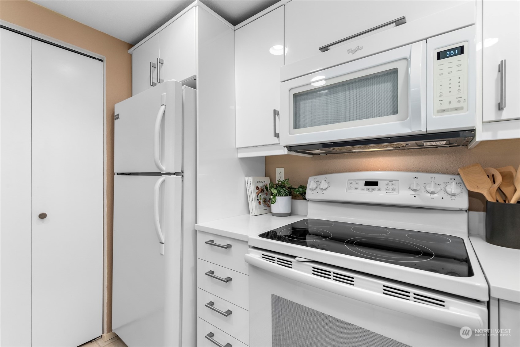 900 5th Avenue S Unit: 200