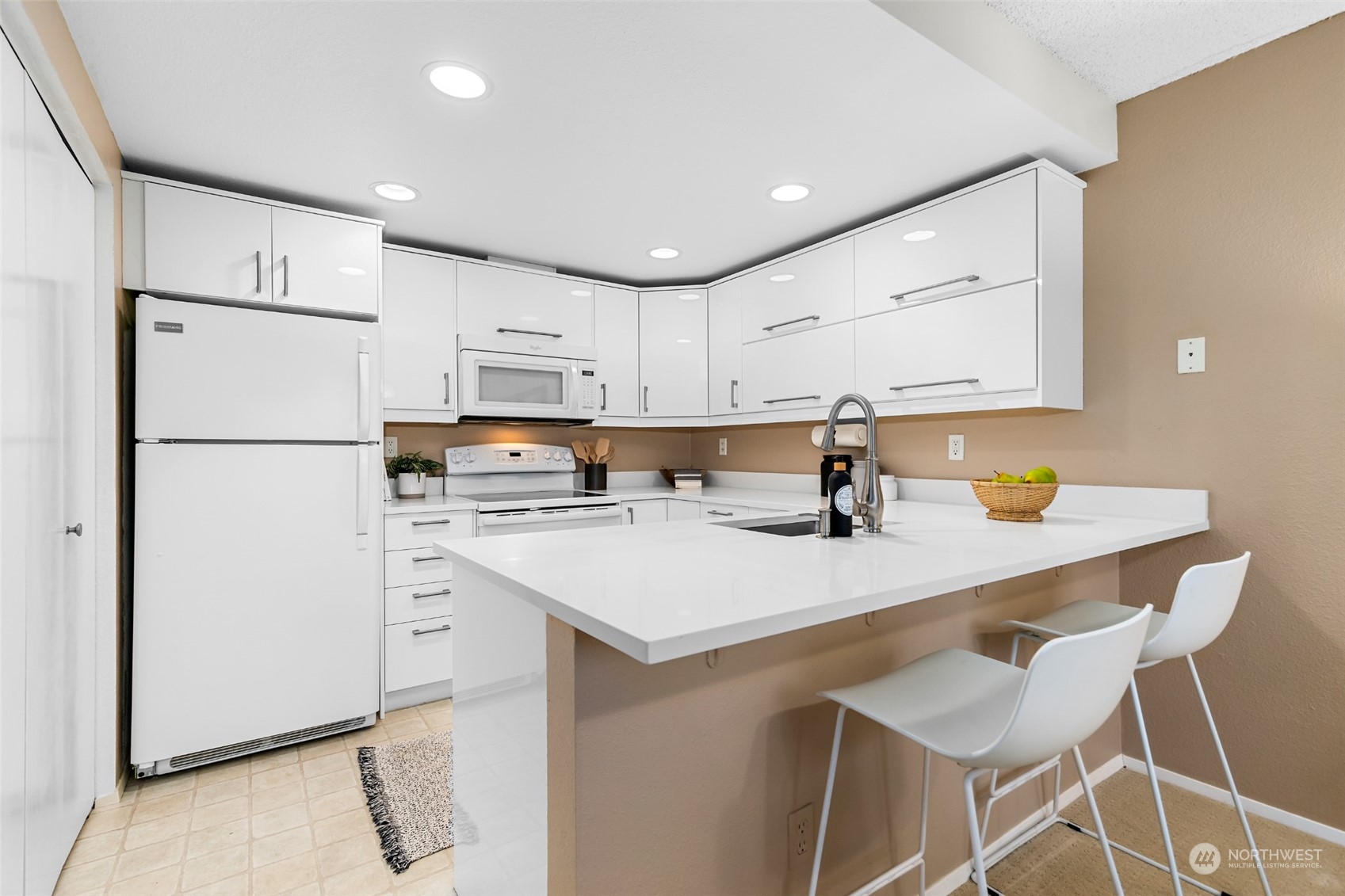 900 5th Avenue S Unit: 200