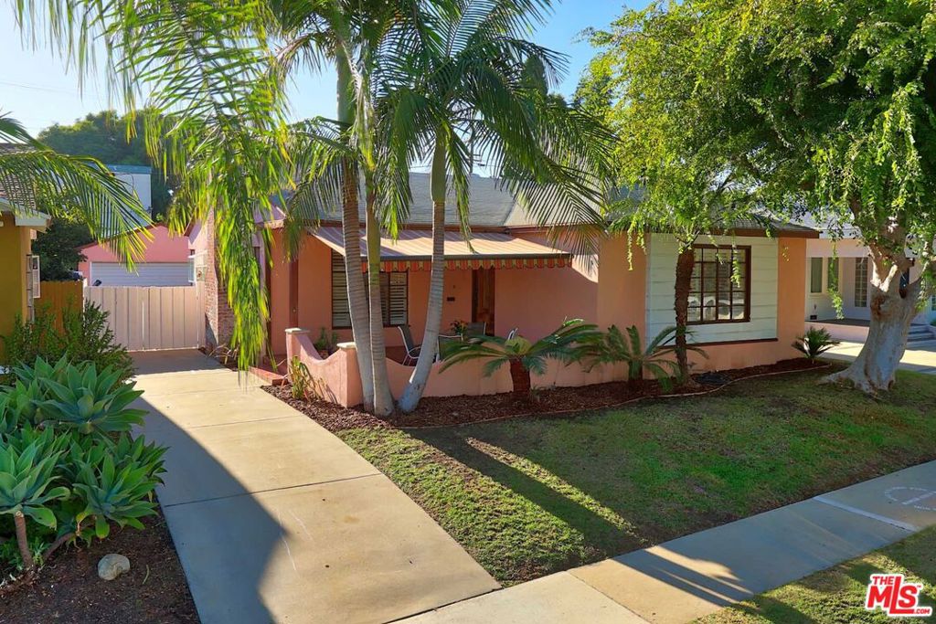 1135 Greenacre Avenue