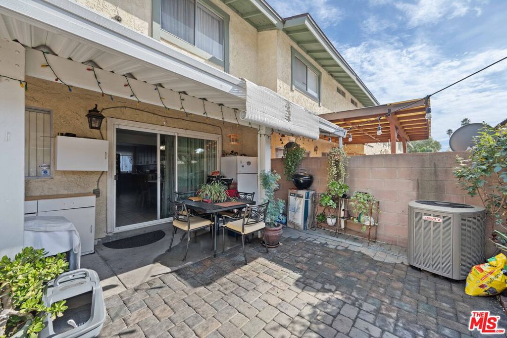 18961 Kittridge Street 91