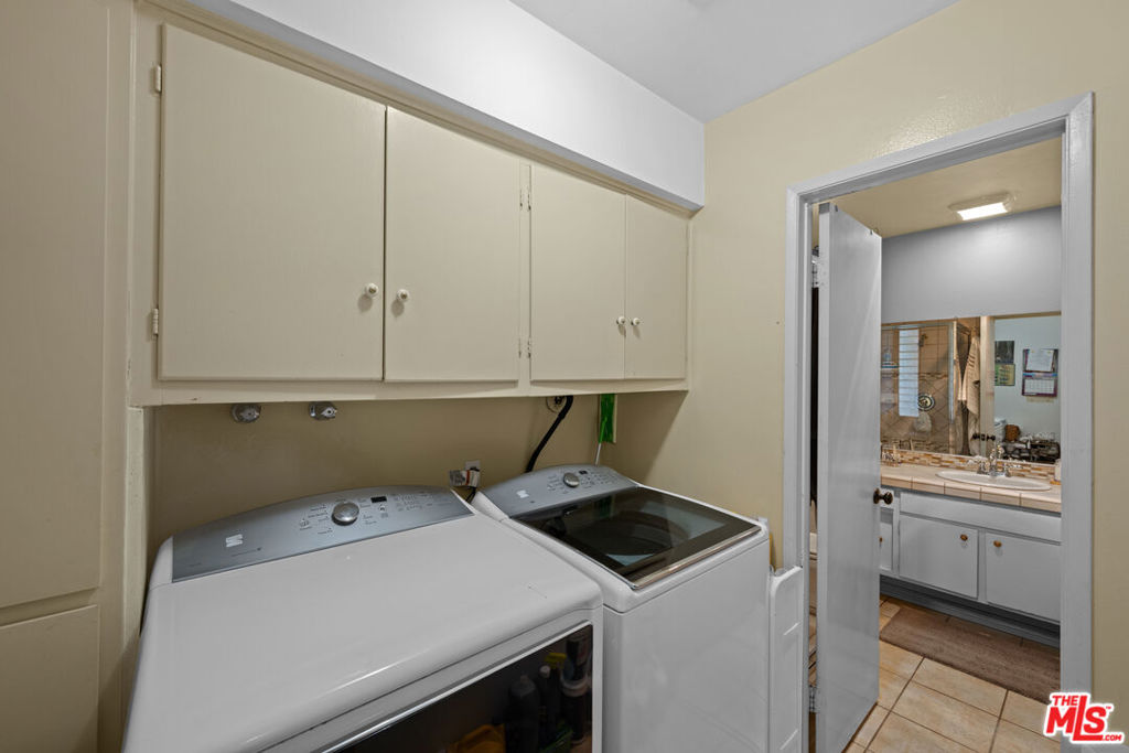 18961 Kittridge Street 91