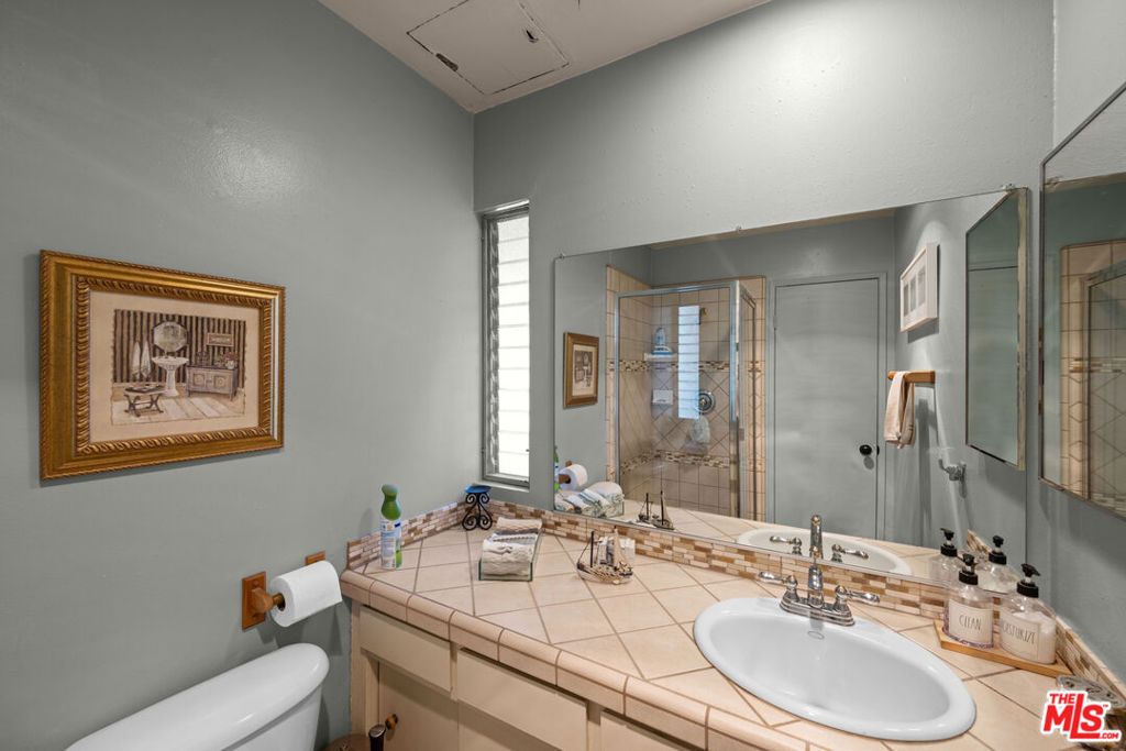 18961 Kittridge Street 91