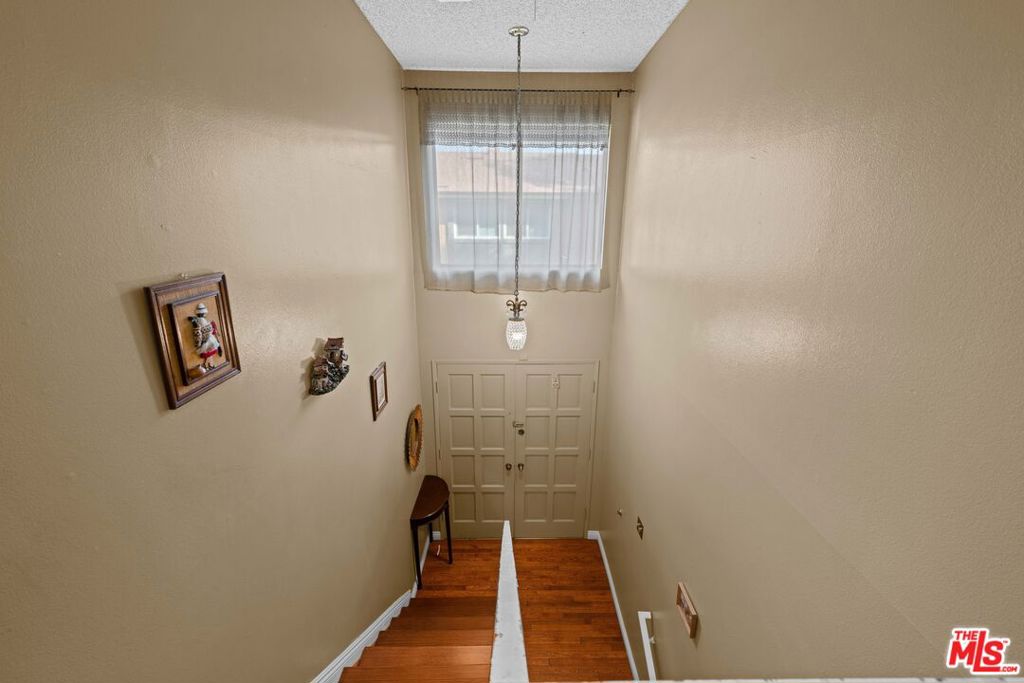 18961 Kittridge Street 91