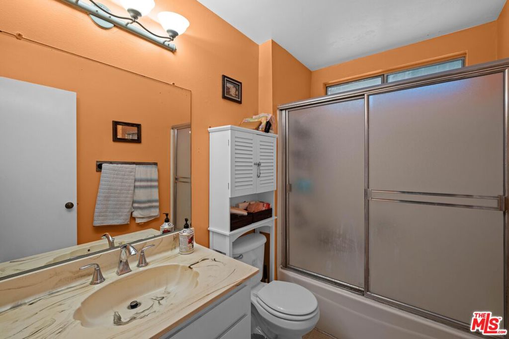 18961 Kittridge Street 91