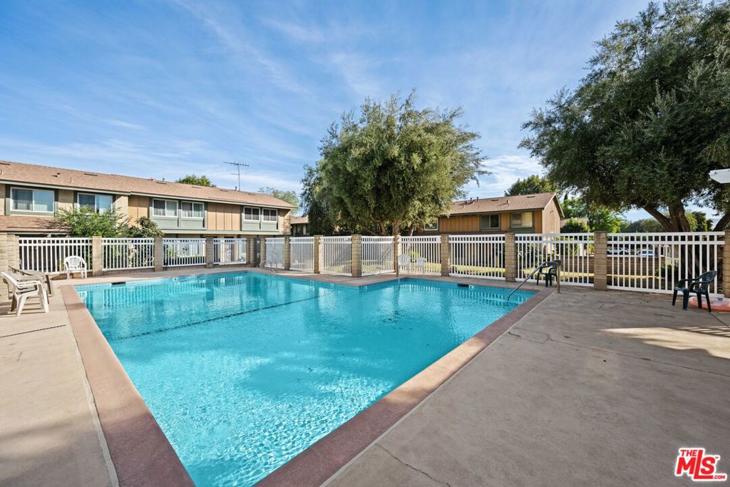 18961 Kittridge Street 91