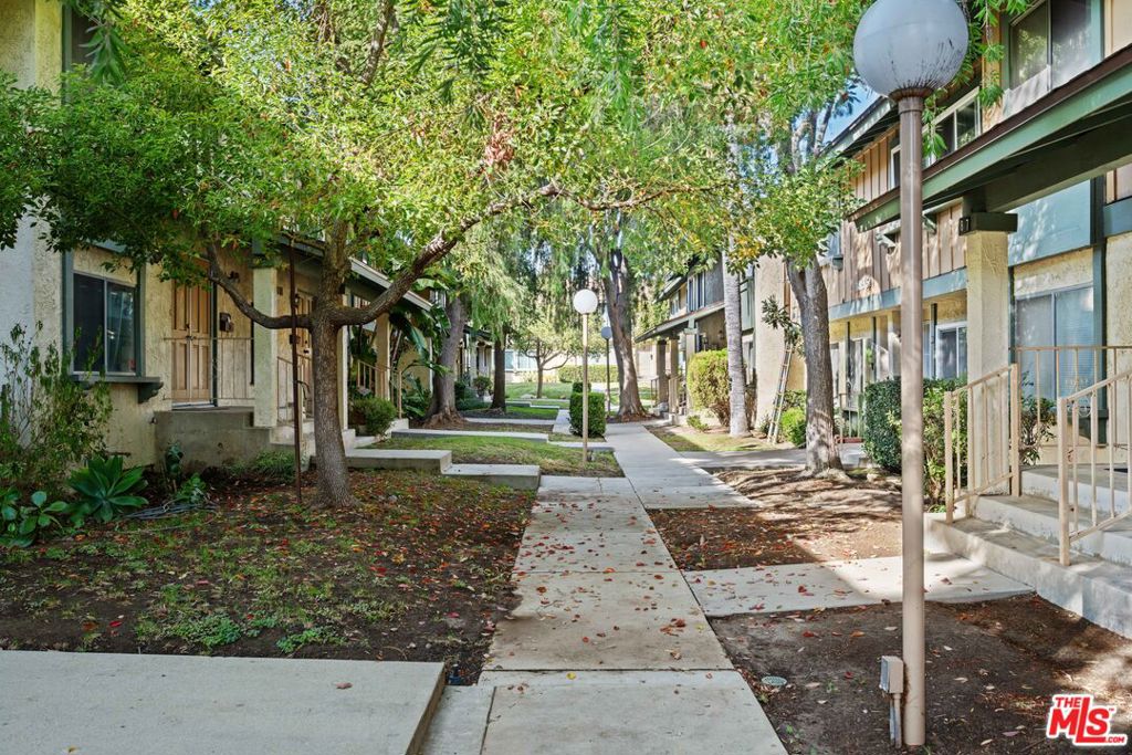 18961 Kittridge Street 91