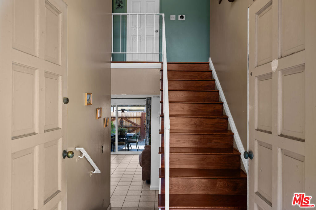 18961 Kittridge Street 91