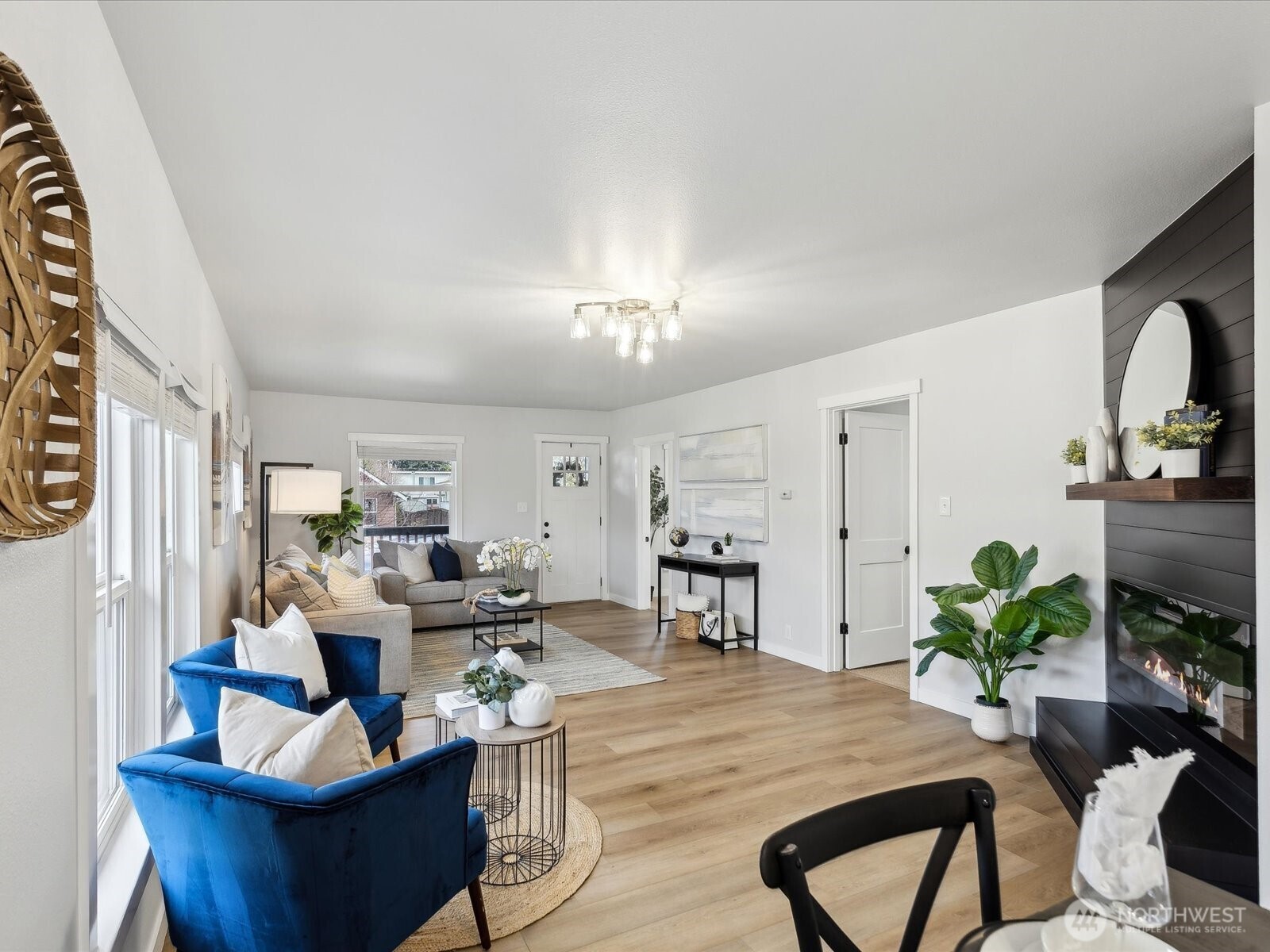 320 E Evergreen Street