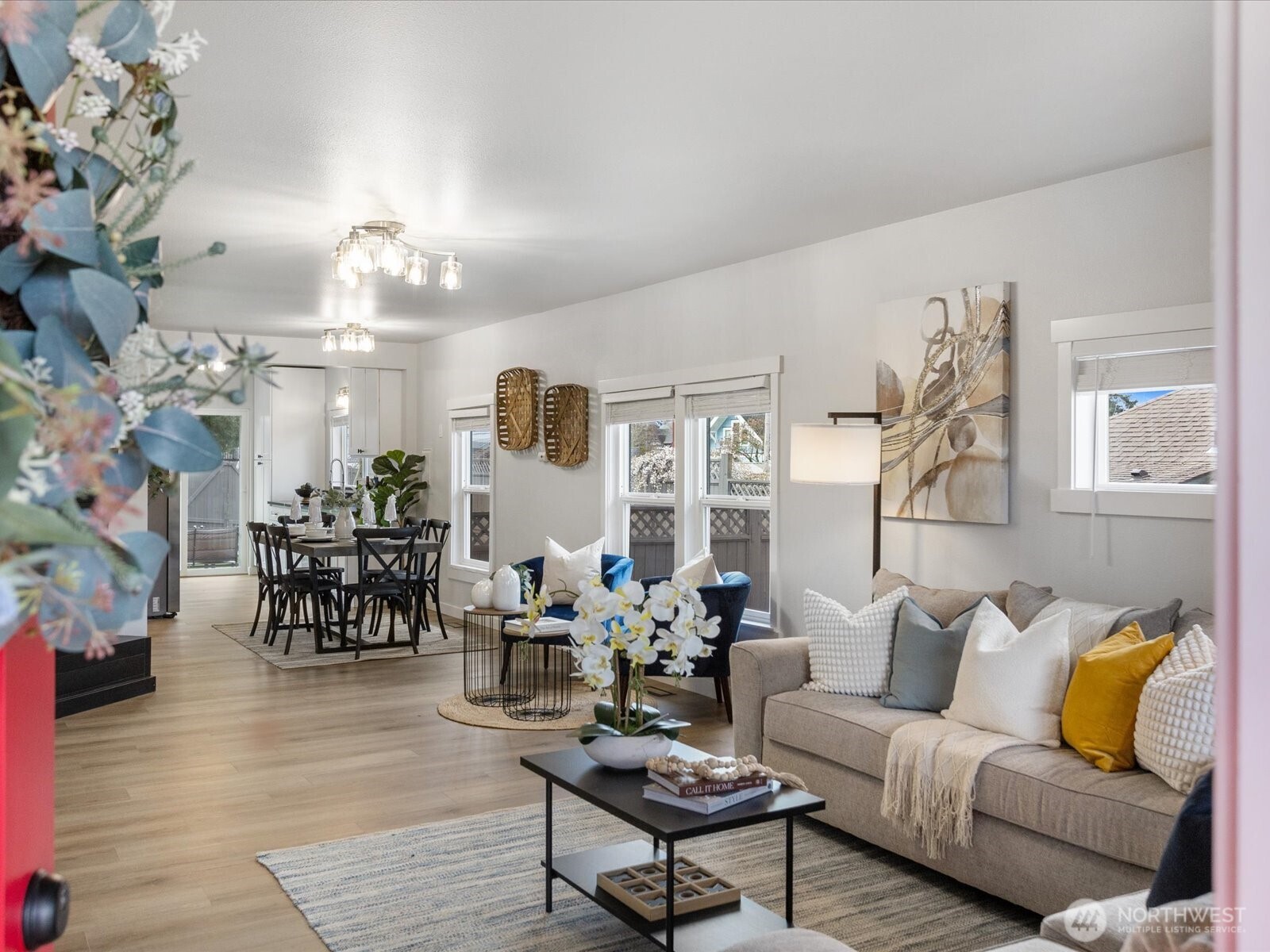 320 E Evergreen Street