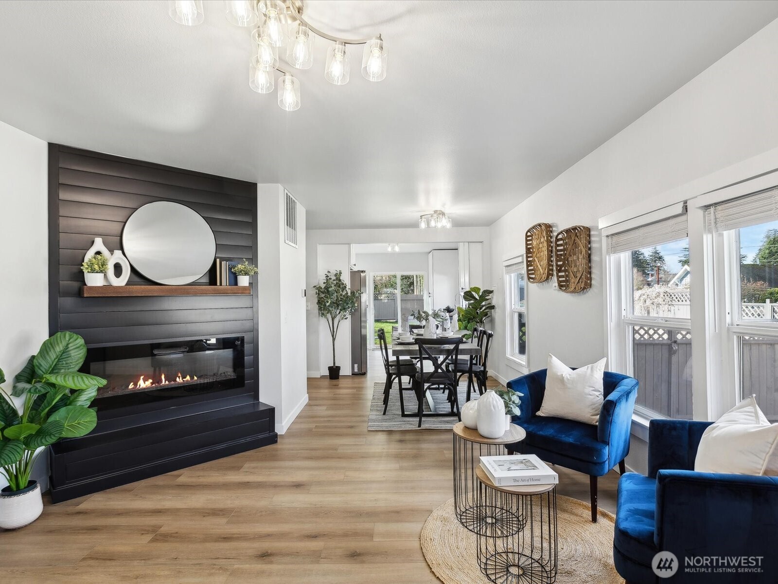 320 E Evergreen Street