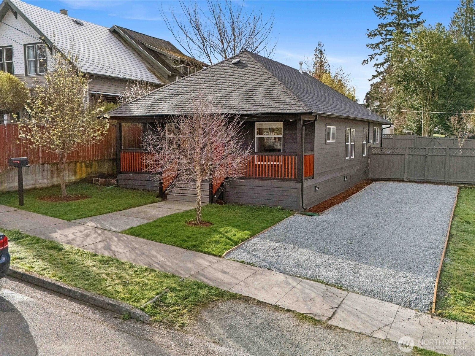 320 E Evergreen Street