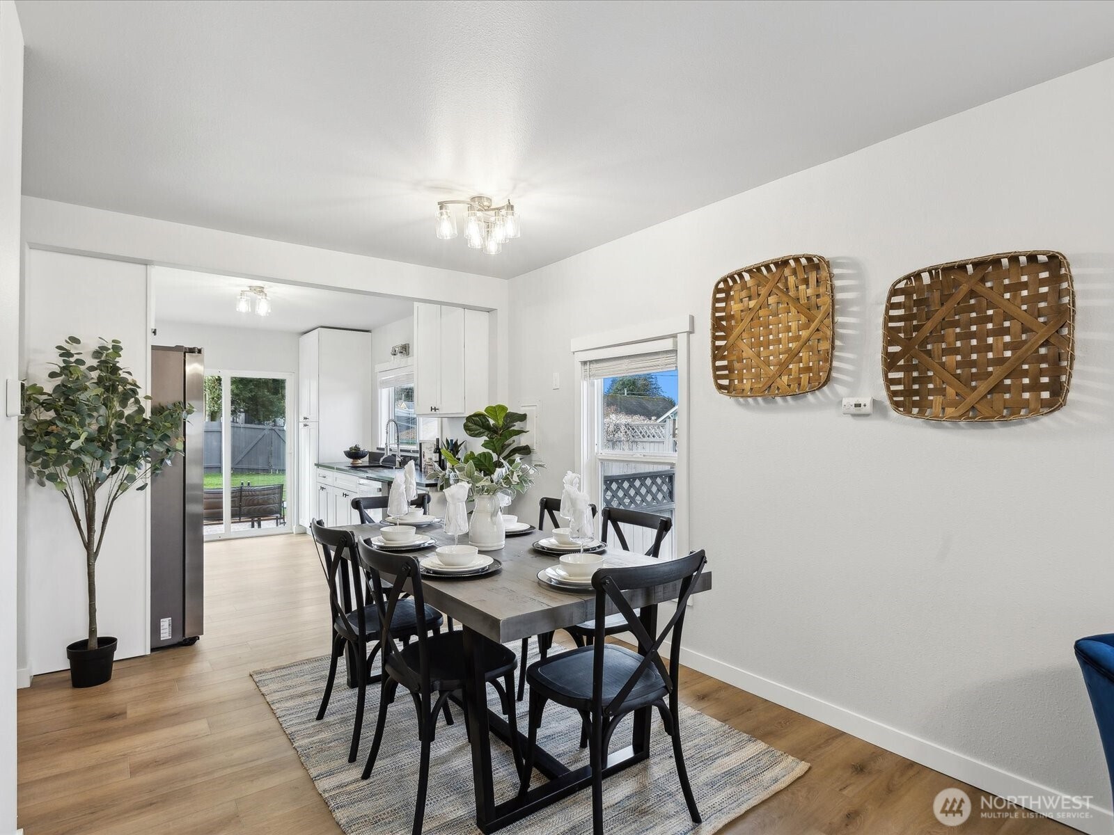 320 E Evergreen Street