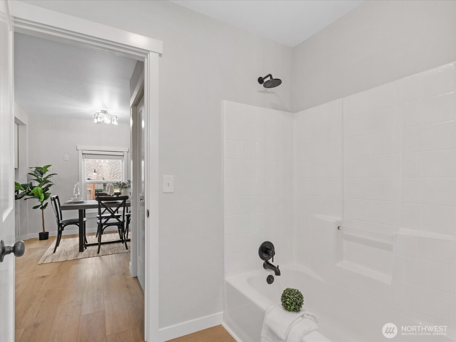 320 E Evergreen Street