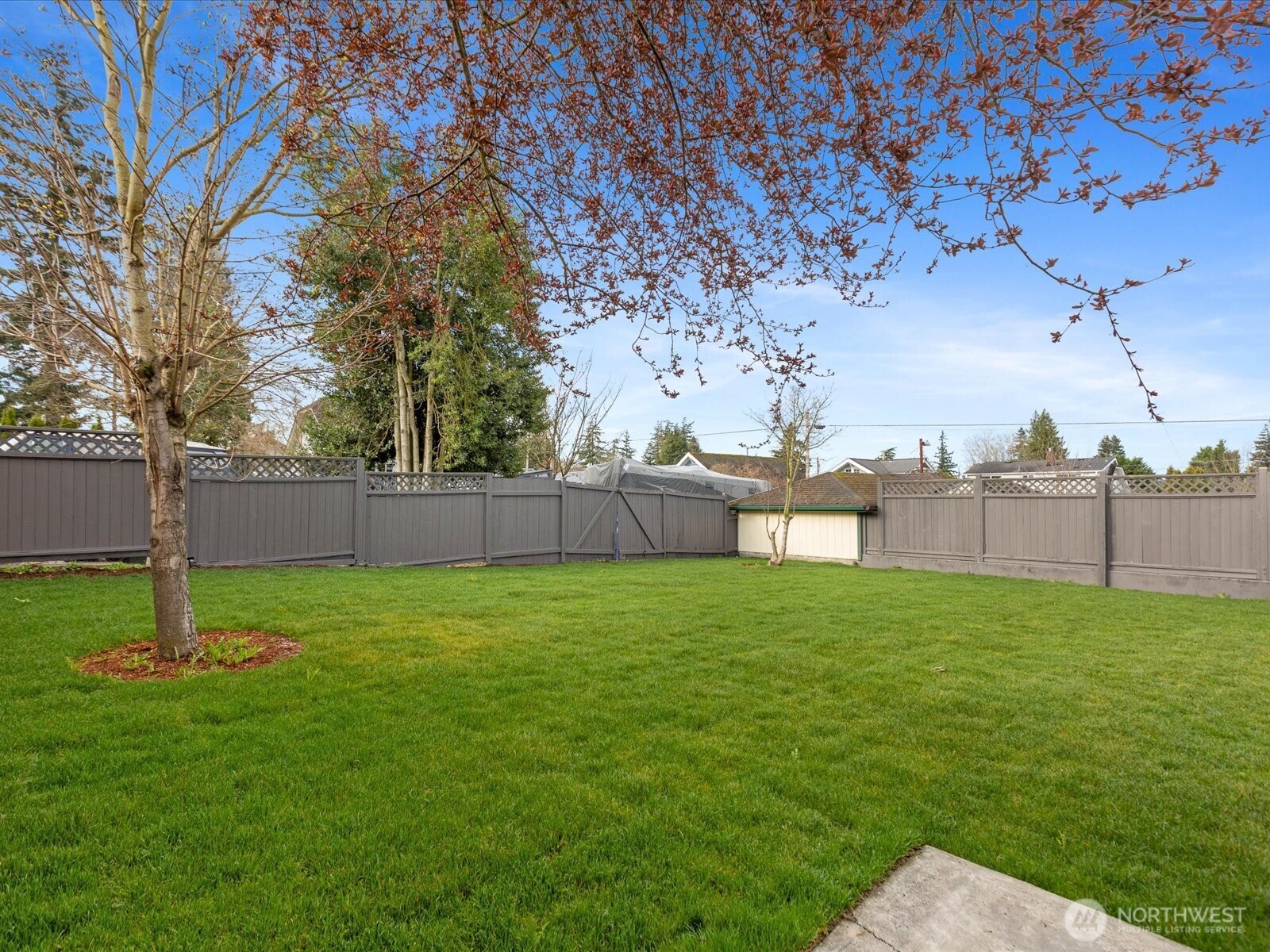 320 E Evergreen Street