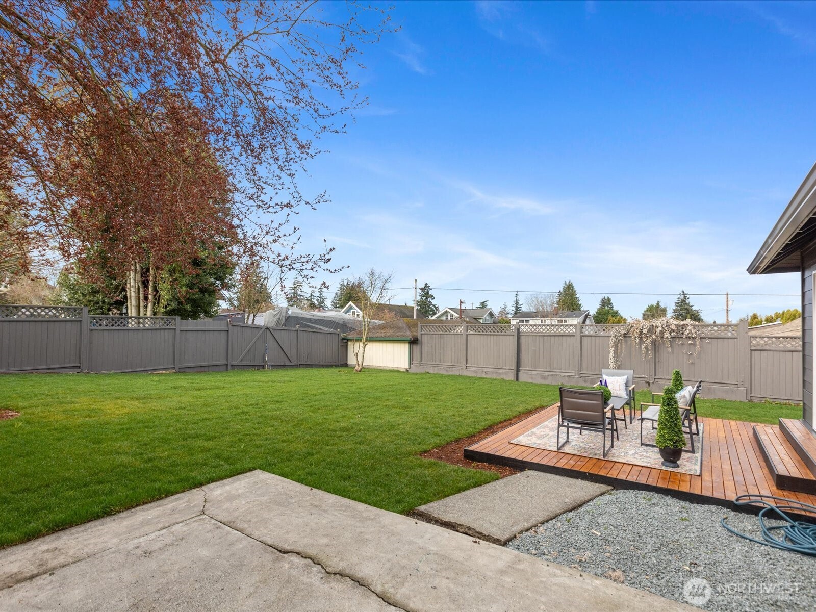 320 E Evergreen Street