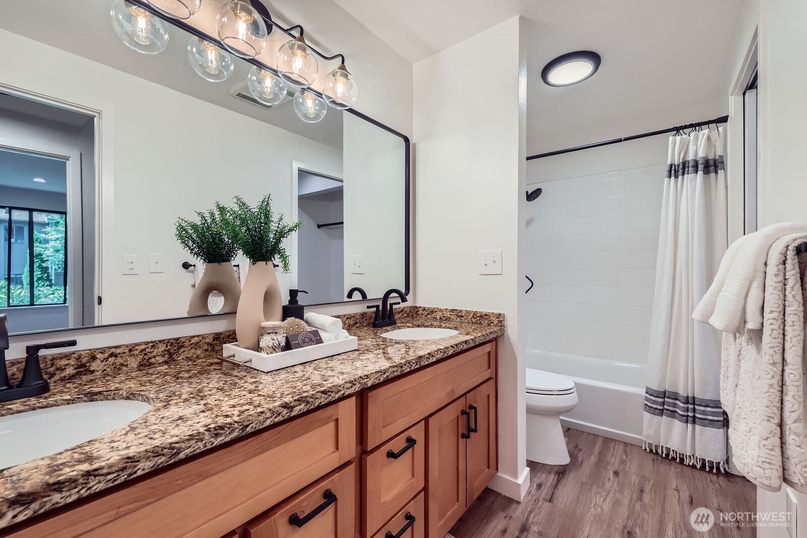 12200 100th Avenue NE Unit: N-D