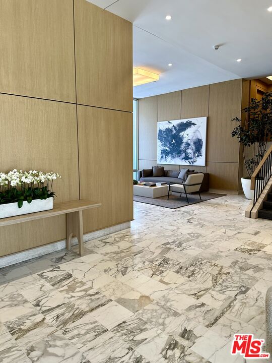999 N Doheny Dr Unit: 401
