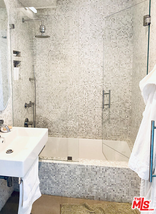 999 N Doheny Dr Unit: 401