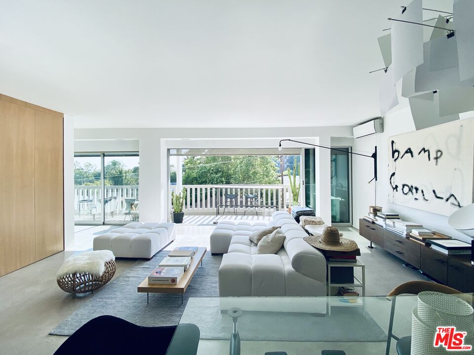 999 N Doheny Dr Unit: 401