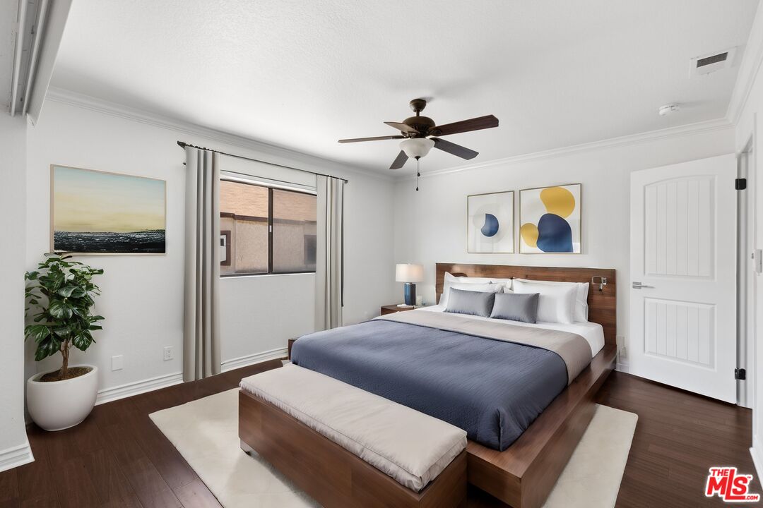 916 E 65th St Unit: 7