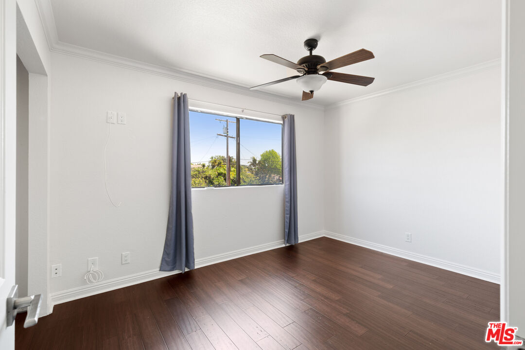 916 E 65th St Unit: 7