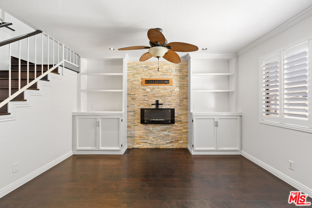 916 E 65th St Unit: 7