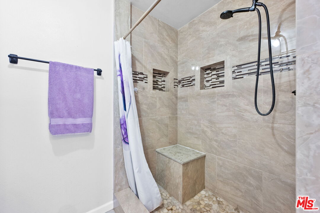 2214 Almond Ln