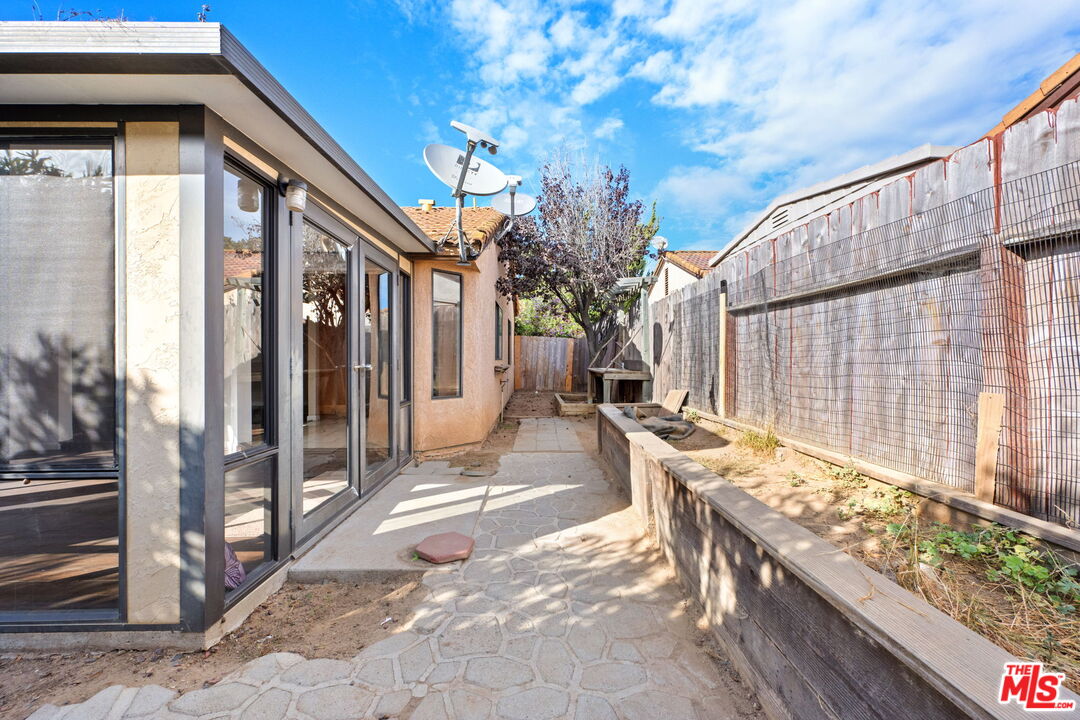 2214 Almond Ln