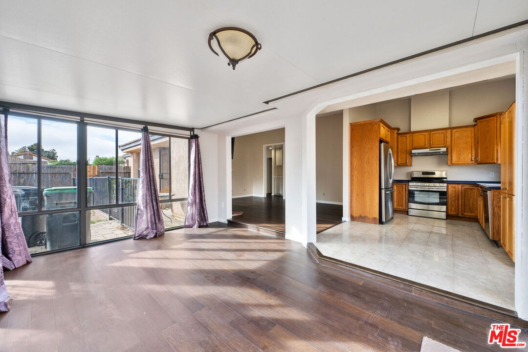2214 Almond Ln