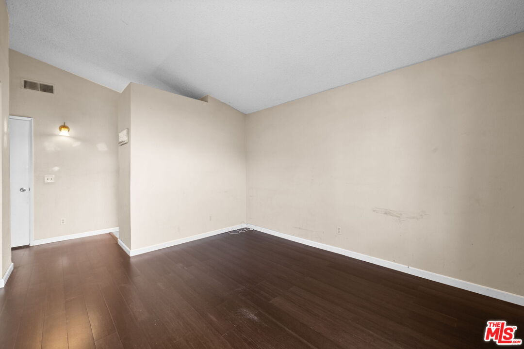2214 Almond Ln