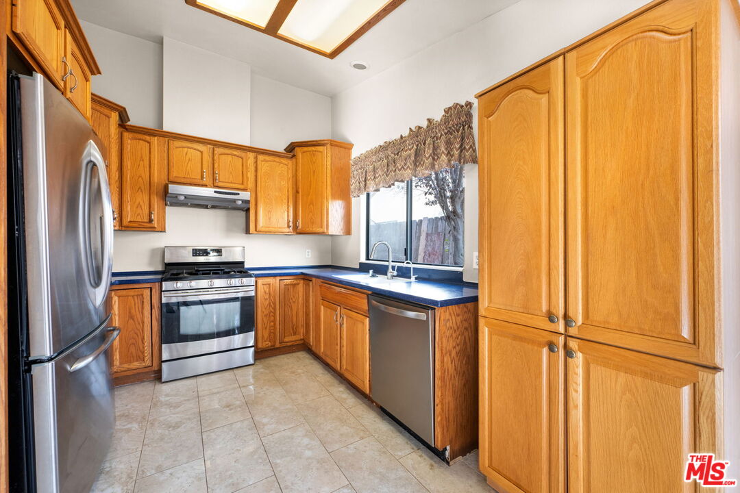 2214 Almond Ln