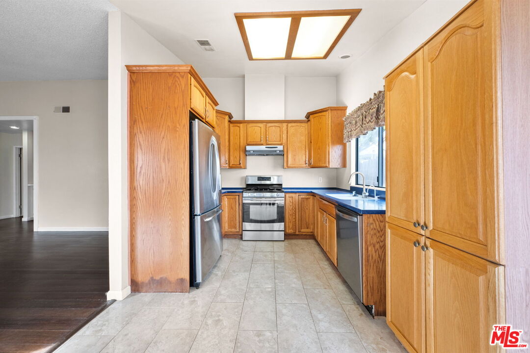 2214 Almond Ln