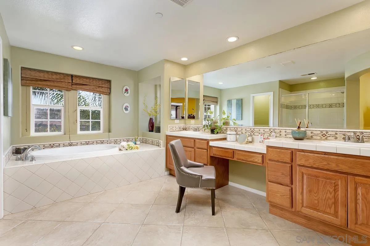 5562 Nanday Ct