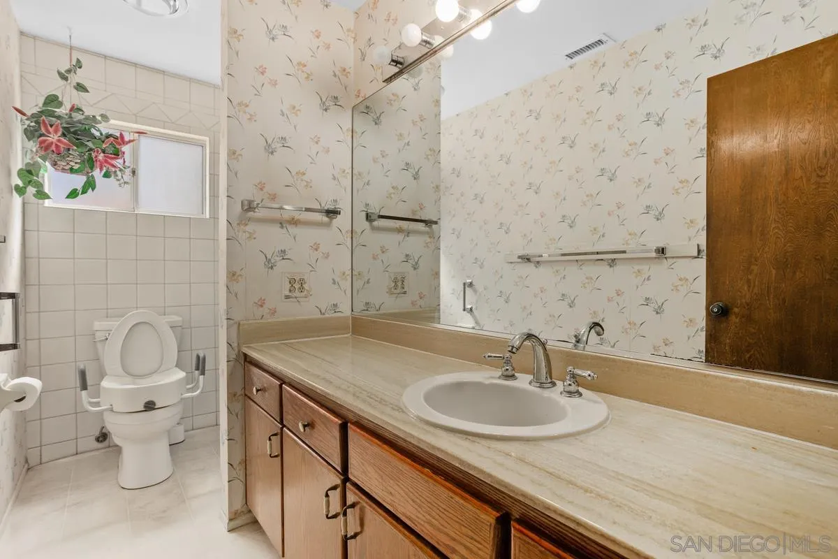 1740 Kirk Pl