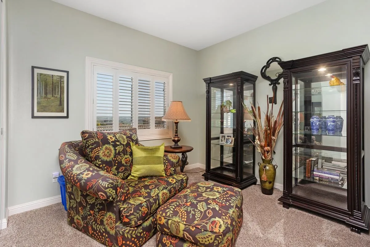 1049 Village Dr