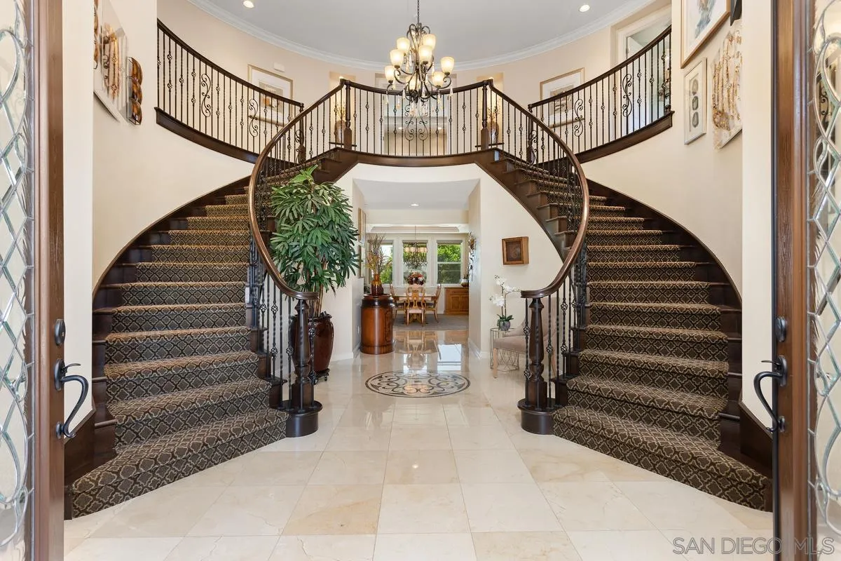 1049 Village Dr