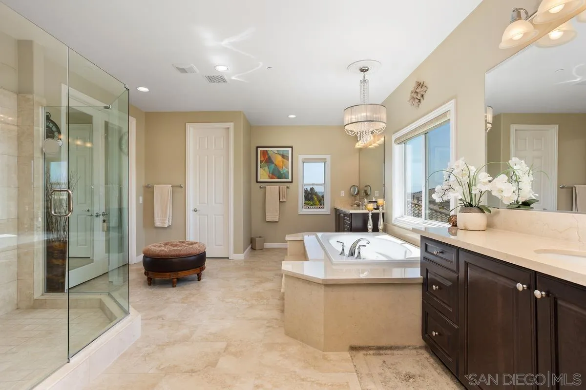 1049 Village Dr