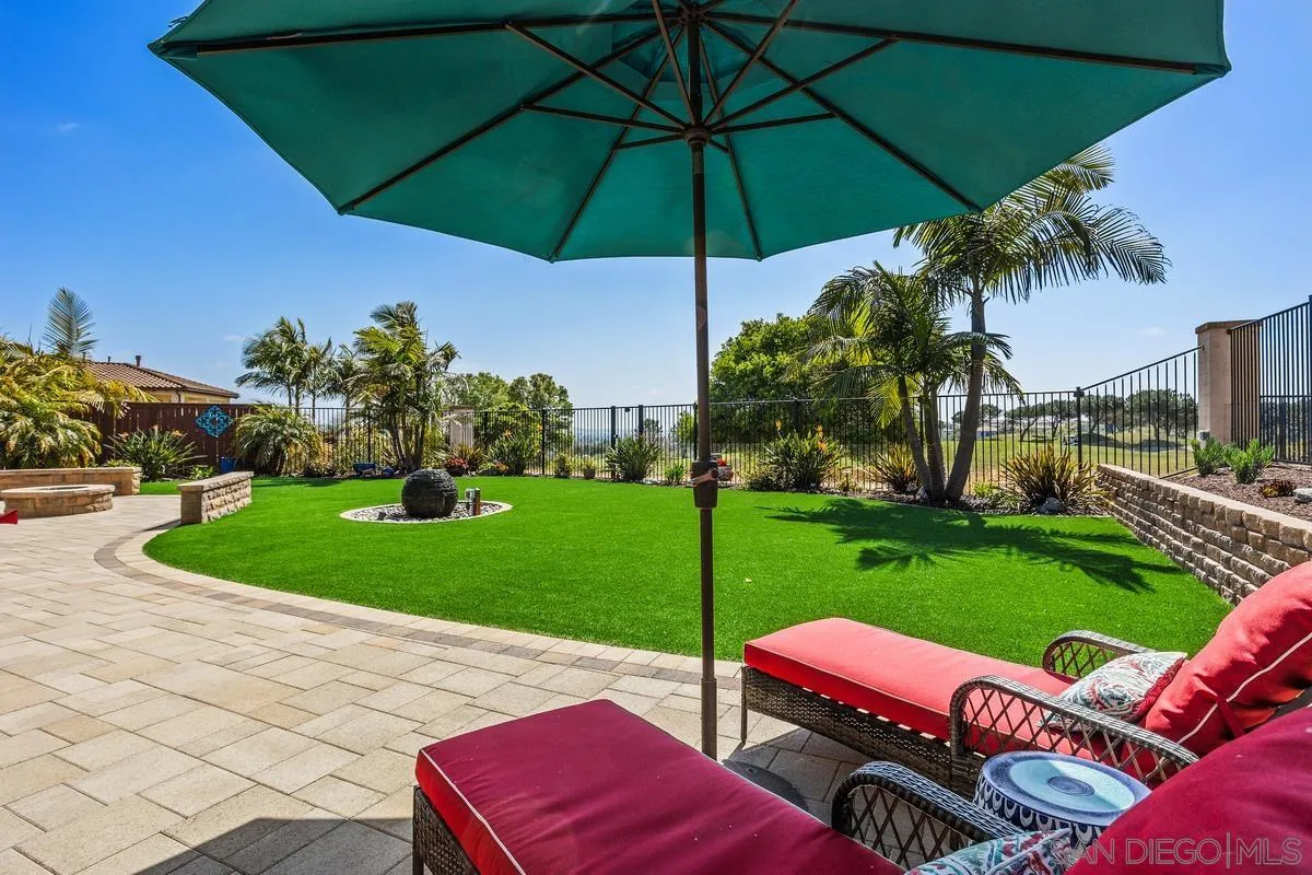 1049 Village Dr