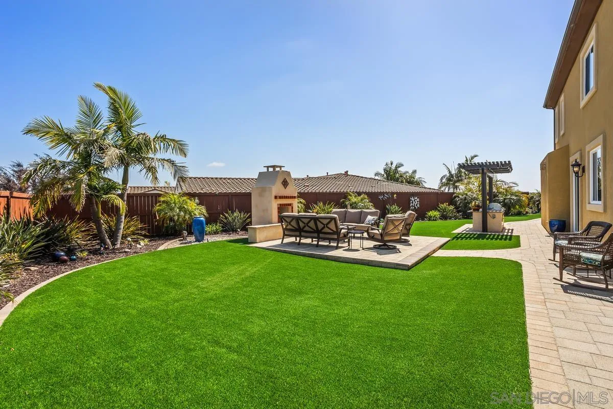 1049 Village Dr