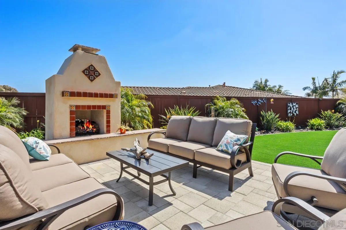1049 Village Dr