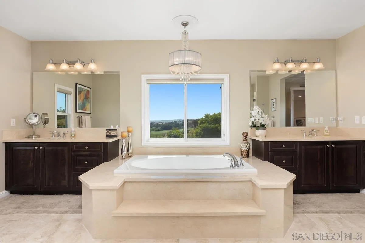 1049 Village Dr