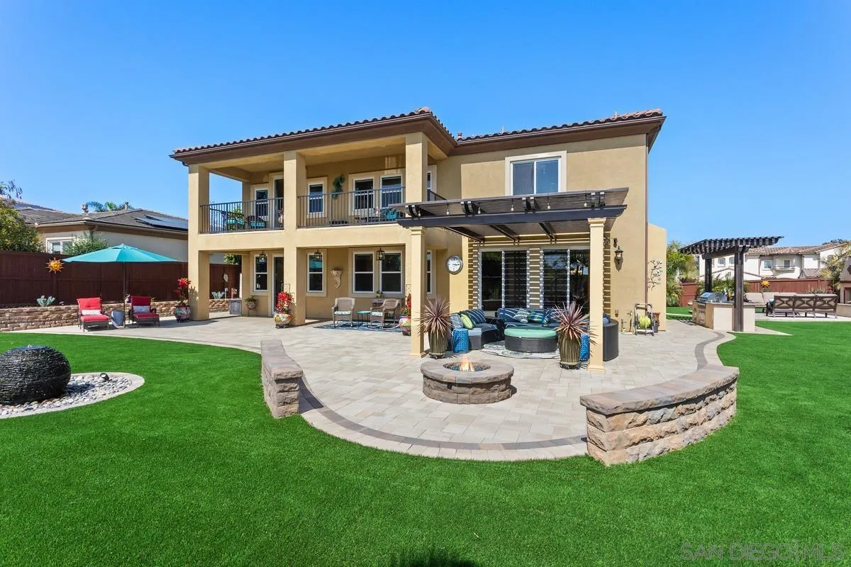 1049 Village Dr