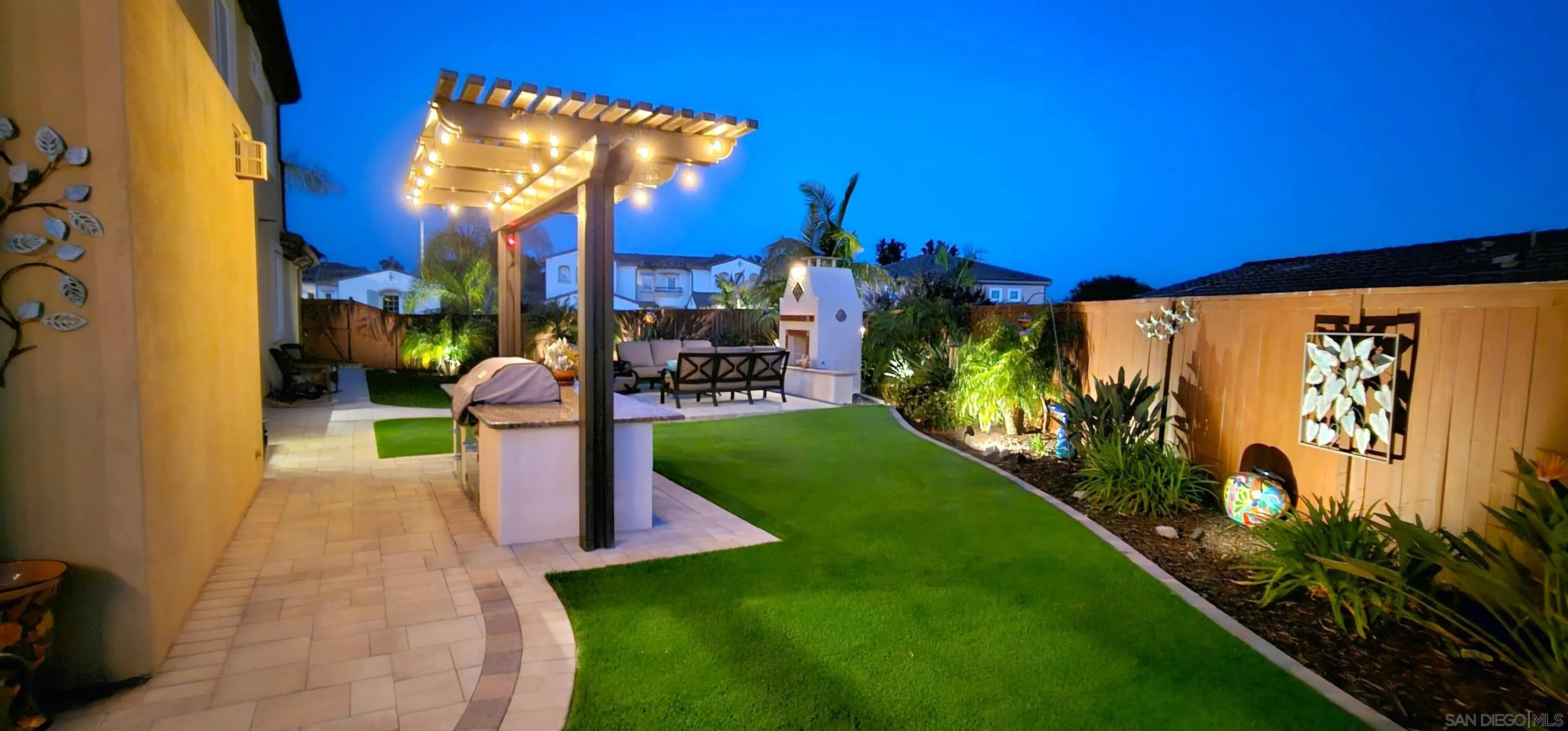 1049 Village Dr