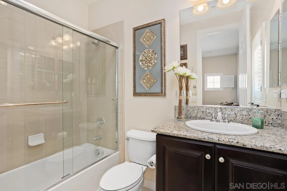 1049 Village Dr